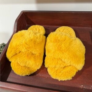 Aerie Fluffy Yellow Slippers